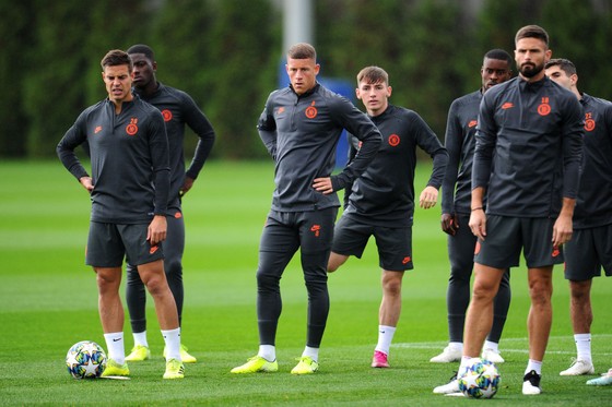 Chelsea tập luyện trước khi sang Pháp: Kante, Giroud và Zouma quay trở lại! ảnh 18