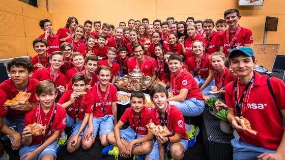 “Roger That!” - Federer giành danh hiệu thứ 10 ở Basel ảnh 2