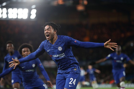 Cha của Reece James bỏ lỡ khoảnh khắc ghi bàn lịch sử của con trai ảnh 1
