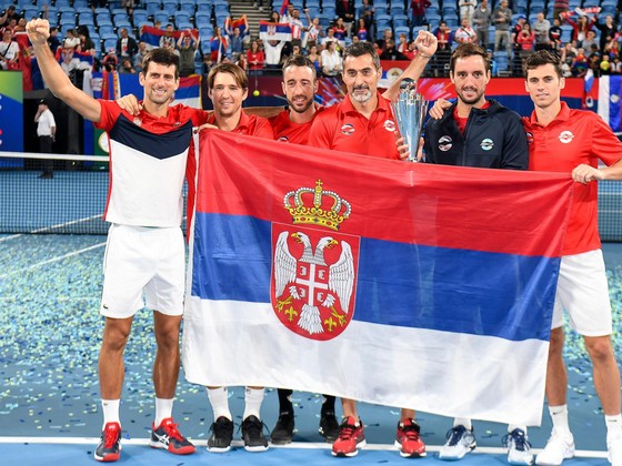 Djokovic và tuyển Serbia vô địch ATP Cup 2020