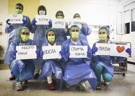 Hình ảnh đăng tải từ Twitter của Djokovic, thay mặt các y bác sĩ kêu gọi mọi người ở trong nhà