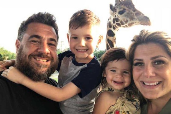 Phóng viên ảnh chụp tấm hình kinh điển “Khabib siết cổ McGregor ở UFC 229” qua đời vì virus corona ảnh 3