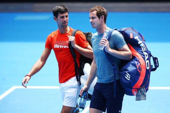 Djokovic và Murray là 2 người có rất nhiều hoạt động trên mạng xã hội để kêu gọi mọi người ở nhà và cách ly