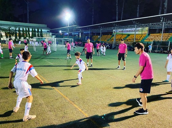 Gã trai lãng tử Daisuke Matsui và nhân duyên với Sài Gòn FC: Vì “bầu” Bình, đến Việt Nam khi đã 40 tuổi ảnh 2