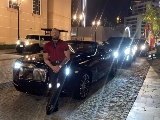 “Gã điên Ailen” Conor McGregor: Muốn mua MU, nhưng tổng tài sản 252 triệu USD chưa đủ có 10% cổ phần ảnh 3