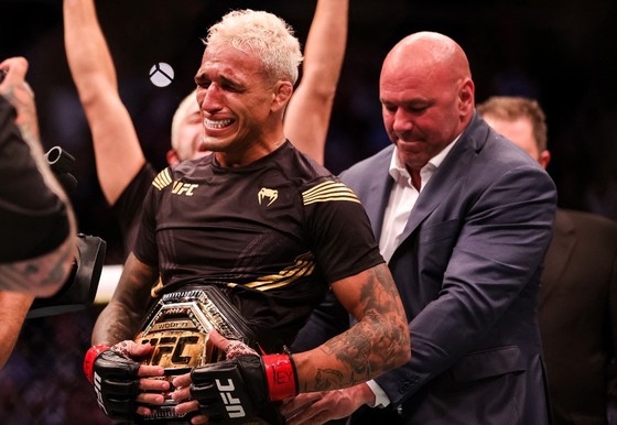 Charles “Do Bronx” Oliveira từ Favela: Bác sĩ từng chẩn đoán không thể đi lại, giờ vô địch UFC sau 10 năm thượng đài ảnh 1