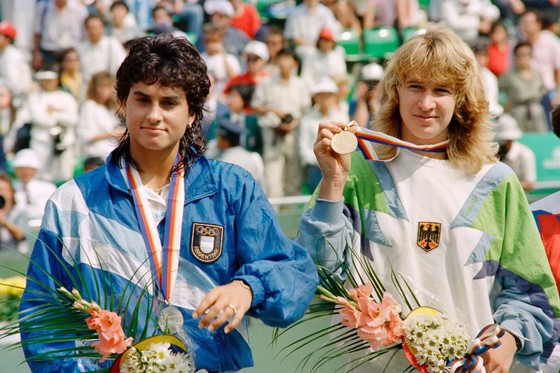 Naomi Osaka, Ashleigh Barty và Aryna Sabalenka - ai sẽ là tay vợt thứ 9 giành HCV đơn nữ quần vợt? ảnh 1