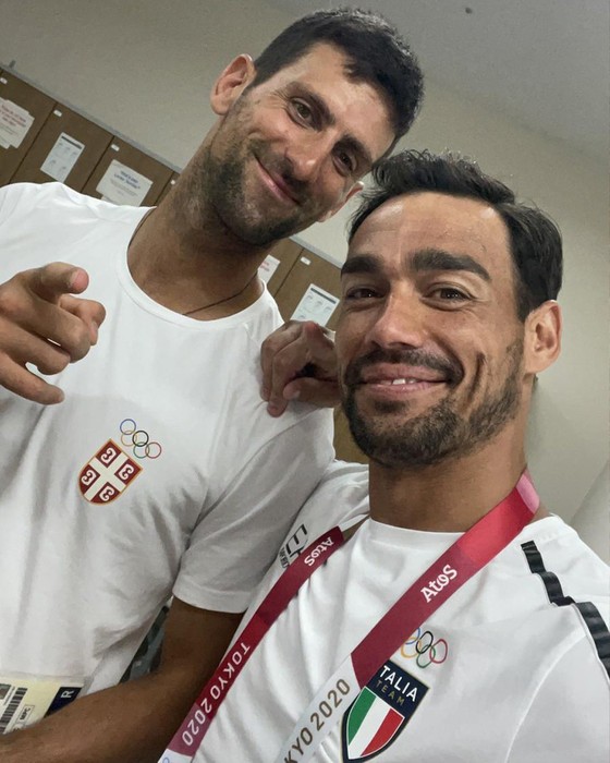 Novak Djokovic: Ngôi sao nổi tiếng số 1 ở Olympic, ai cũng muốn xin chữ ký và chụp hình ảnh 7