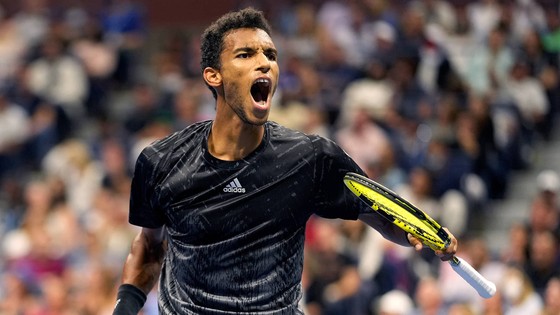 US Open: Gã trai 18 tuổi Carlos Alcaraz tiếp tục gây náo nhiệt ở New York ảnh 2