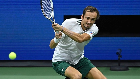 US Open: Gã trai 18 tuổi Carlos Alcaraz tiếp tục gây náo nhiệt ở New York ảnh 3