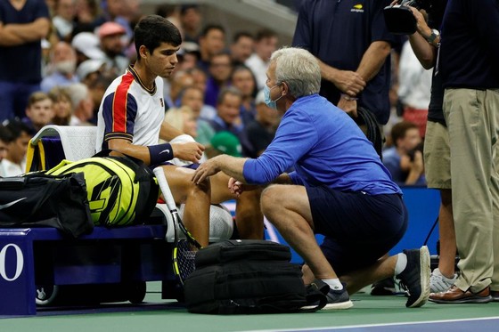 US Open: Gã trai 18 tuổi chấm dứt phiêu lưu, Daniil Medvedev đấu Felix Auger-Aliassime ở bán kết ảnh 1
