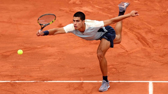 Roland Garros: Carlos Alcaraz và Alexander Zverev - Ứng viên thoát khốn khó sau 5 ván đấu ảnh 1