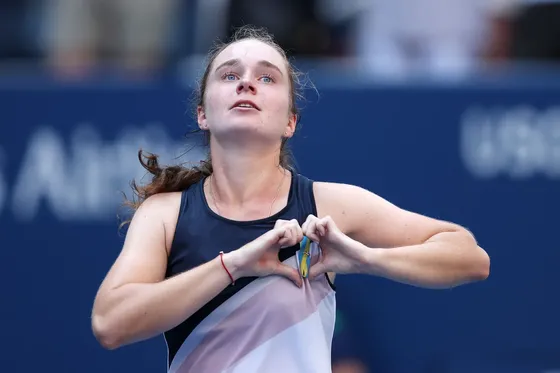 US Open: “Tiểu mỹ nhân” Daria Snigur mang “Vinh quang cho Ukraine”, “Đại tỷ” Serena Williams thắng trước đám đông cuồng nhiệt ảnh 1