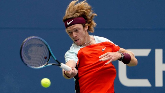 US Open: Xuất sắc loại Rafael Nadal, Frances Tiafoe dàn xếp trận “Đại chiến Nga - Mỹ” ở tứ kết ảnh 1