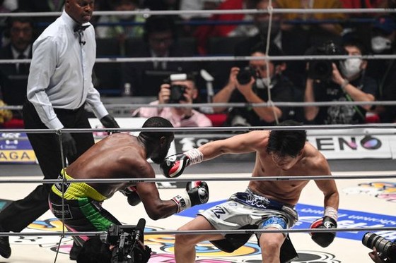 Floyd “Money” Mayweather: Đấm gục Mikuru Asakura ở địa điểm từng KO Tenshin Nasukawa, bỏ túi 20 triệu USD chỉ sau 6 phút ảnh 3