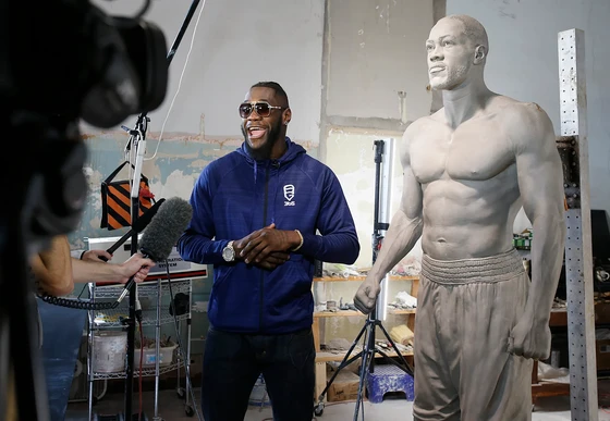 Deontay Wilder “áo giáp”: Mạo hiểm mạng sống bản thân để “mua vui” cho người khác xem! ảnh 1