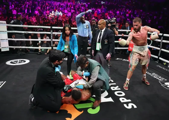 “Diệu thủ tiên sinh” Caleb Plant: Hạ KO “The Dog” Anthony Dirrell ở hiệp 9, ăn mừng chiến thắng bằng động tác “chôn xác” đối thủ ảnh 3 “Diệu thủ tiên sinh” Caleb Plant: Hạ KO “The Dog” Anthony Dirrell ở hiệp 9, ăn mừng chiến thắng bằng động tác “chôn xác” đối thủ ảnh 3