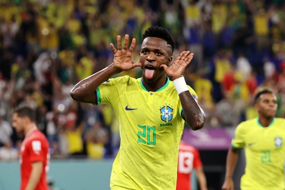Brazil – Thụy Sỹ (bảng G): Casemiro sốt ruột lập công, Ronaldo - Cafu - Kaka - Robarto Carlos vỗ tay mừng Brazil sớm giành vé vòng 16 ảnh 1