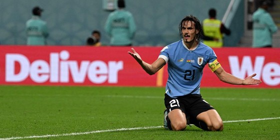 Ghana tự hại chính mình trên chấm 11m, Luis Suarez lại hại Ghana nhưng Uruguay cũng tự hại bản thân ảnh 3