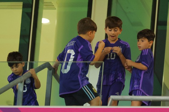 Lionel Messi đạt cột mốc 1.000 trận đấu & Những thông số đáng nhớ: Qua mặt Diego Maradona, chỉ còn thua Gabriel Batistuta! ảnh 3