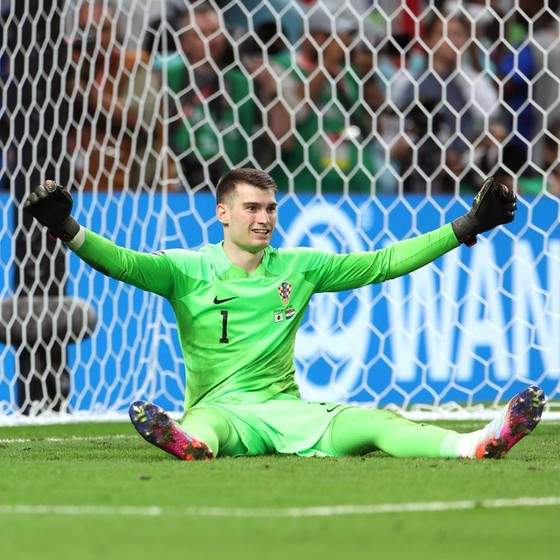 “Người nhện” Dominik Livakovic đánh bại Neymar và Brazil thế nào: Có 11 tình huống cứu thua suốt 120 phút, phá cả 1 quả penalty ảnh 2