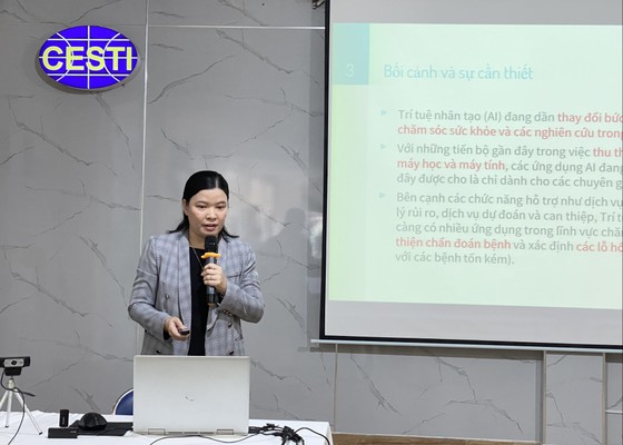 PGS-TS Phạm Thị Thu Hiền, Khoa Kỹ thuật Y sinh - Trường Đại học Quốc tế - Đại học Quốc gia TPHCM phát biểu tại hội thảo ảnh 2