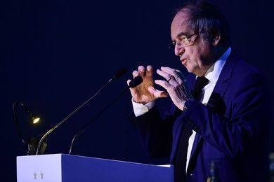 Ligue 1 kiến nghị kết thúc giải vào giữa tháng 7