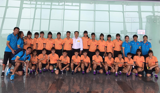 Đội U15 nữ Việt Nam đi Lào thi đấu. Ảnh: VFF