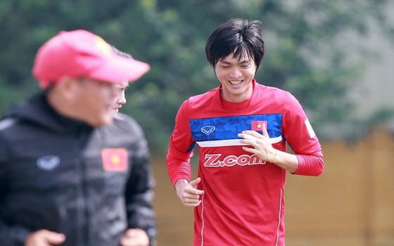 U22 Việt Nam tích cực tập luyện chuẩn bị cho SEA Games 2017 ảnh 3