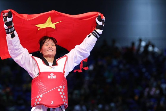 Hà Thị Nguyên vô địch tuyệt đối hạng 62kg. tác giả: PHẠM ĐƯƠNG 