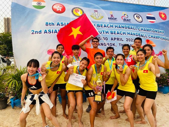 Đội bóng ném bãi biển nữ Việt Nam đã có mặt tại Hy Lạp thi đấu vô địch thế giới 2022. Ảnh: Bóng ném VN