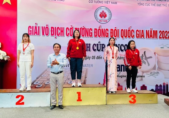 Nguyễn Hoàng Yến đã giành tấm HCV cá nhân cờ tiêu chuẩn cho TPHCM tại giải. Ảnh: THÀNH TRUNG