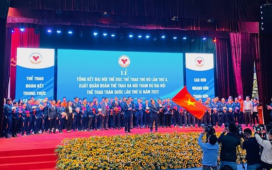 Đoàn thể thao Hà Nội làm lễ xuất quân lên đường thi đấu Đại hội thể thao toàn quốc năm nay. Ảnh: MINH CHIẾN