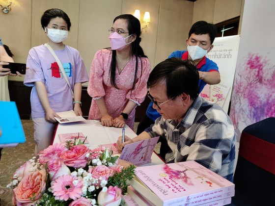 Nhà văn Nguyễn Nhật Ánh trở lại thế giới loài vật với “Ra bờ suối ngắm hoa kèn hồng” ảnh 4