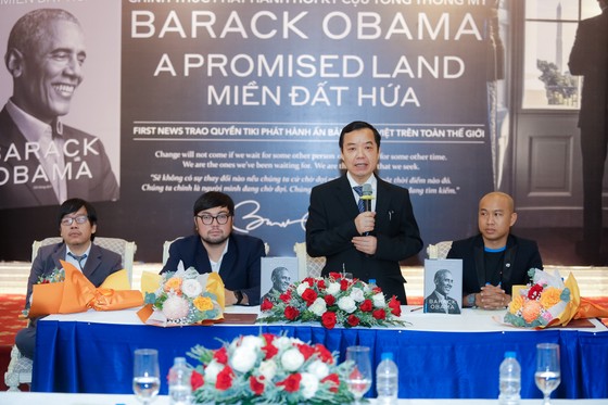 Ra mắt hồi ký “Miền đất hứa” của cựu Tổng thống Barack Obama ảnh 1