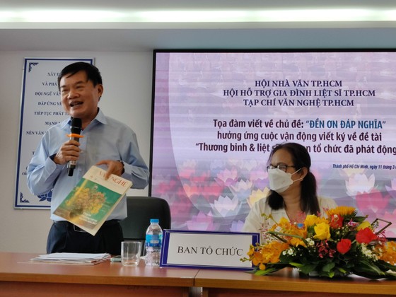 Đền ơn đáp nghĩa là món nợ và quà tặng của người viết ảnh 4