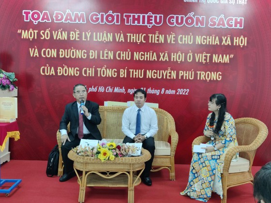 Phổ biến sách lý luận của Đảng đến đông đảo quần chúng nhân dân ảnh 2