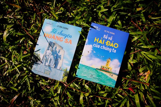 Hai ấn phẩm thuộc tủ sách "Kể chuyện biển đảo" vừa được NXB Trẻ ấn hành