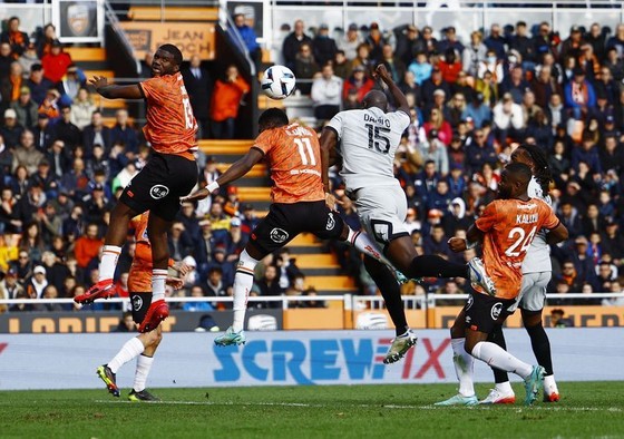 Vắng Messi, PSG vẫn thuần hóa được 'ngựa ô' Lorient ảnh 1