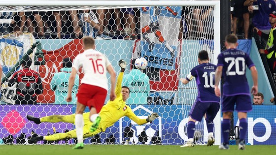 Những kỷ lục của thủ môn 'khó gọi tên' nhất World Cup 2022 ảnh 1