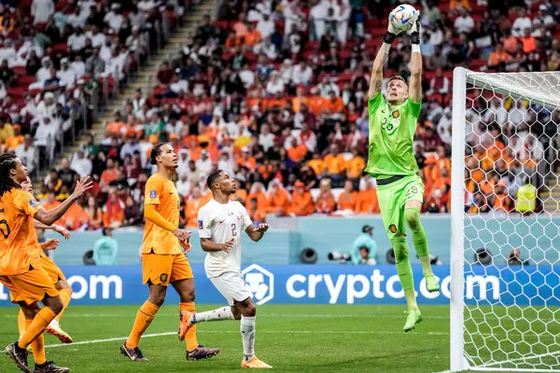 'van der Sar mới' đổi đời nhờ World Cup 2022 ảnh 9