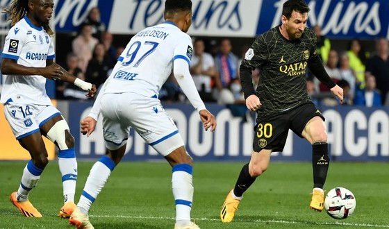 Messi trong trận thắng Auxerre