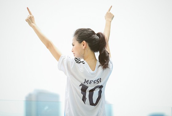 Người đẹp World Cup: Phi Huyền Trang dự đoán “Messi sẽ toả sáng cùng Argentina“ ảnh 1