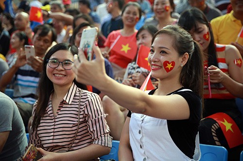 Cộng đồng người Việt tại Campuchia “tiếp lửa” U22 Việt Nam đánh bại Timor Leste ảnh 5