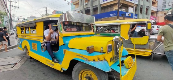 Đặc sản kẹt xe ở thủ đô Manila (Philippines). Ảnh: DŨNG PHƯƠNG