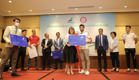 CLB TPHCM có nhà tài trợ vận chuyển cho mùa bóng 2021 ảnh 2