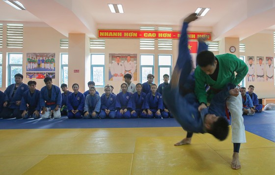 Các võ sĩ Kurash Lê Đức Đông và Trần Thương quyết tâm bảo vệ HCV ngay trên nhà ảnh 2