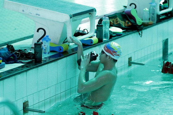 Em trai Ánh Viên “ăn như hổ” để có sức đoạt HCV tại SEA Games 31 ảnh 3