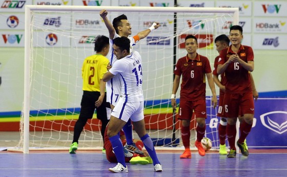 Đội Việt Nam có cơ hội đòi lại món nợ trước Malaysia ở vòng đấu bảng. Ảnh: DŨNG PHƯƠNG