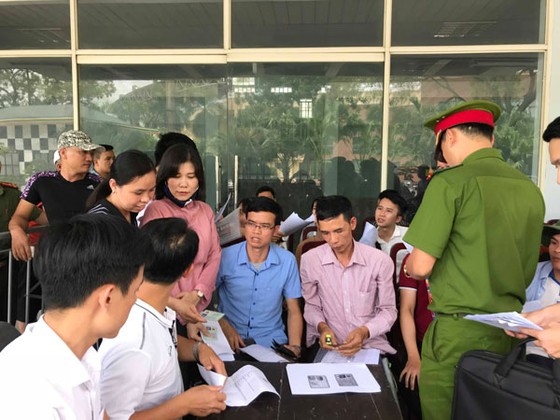 Khán giả Phú Thọ háo hức chờ đội U23 Việt Nam ảnh 1